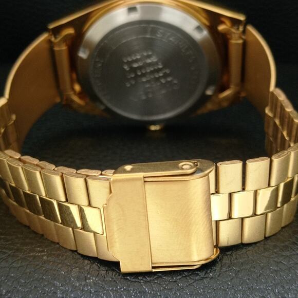 Vintage 1972 Citizen Automatic Mens Gold Watch W/daydate & Red accents - Picture 2 of 10